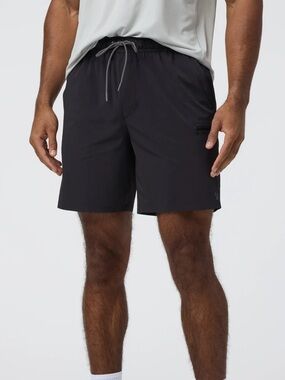 NWT Vuori Grafton Short Unlined 7" Size medium